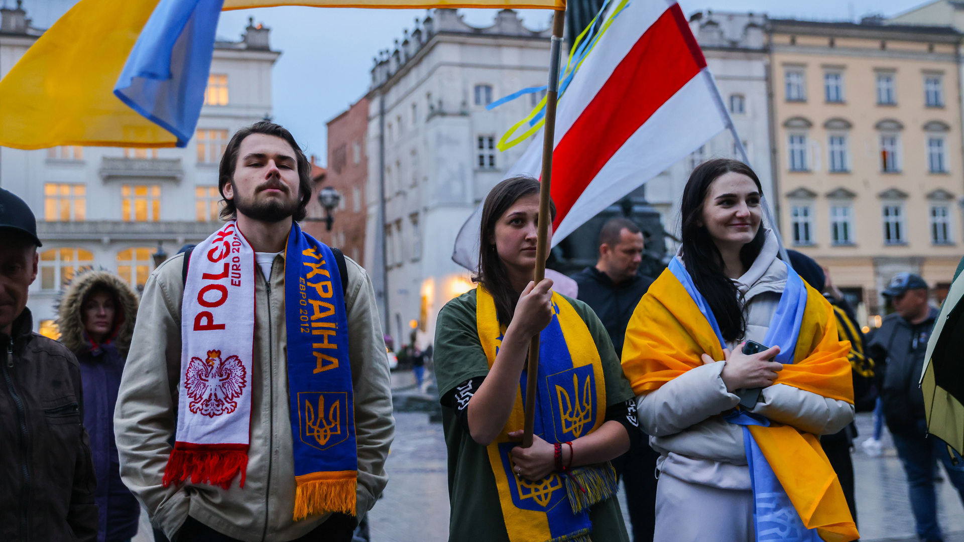 Пособия украинским беженцам. Беженцы в Польше. Украинские беженки в Польше. Украинские беженцы. Украинские беженки в Европе.