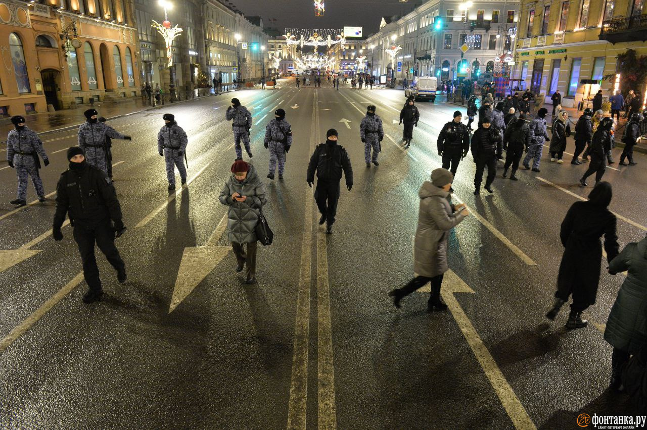 Новое видео 2023 года. Петербург новый год. Новый год в Питере. Новый год на Дворцовой площади. Питер сегодня.