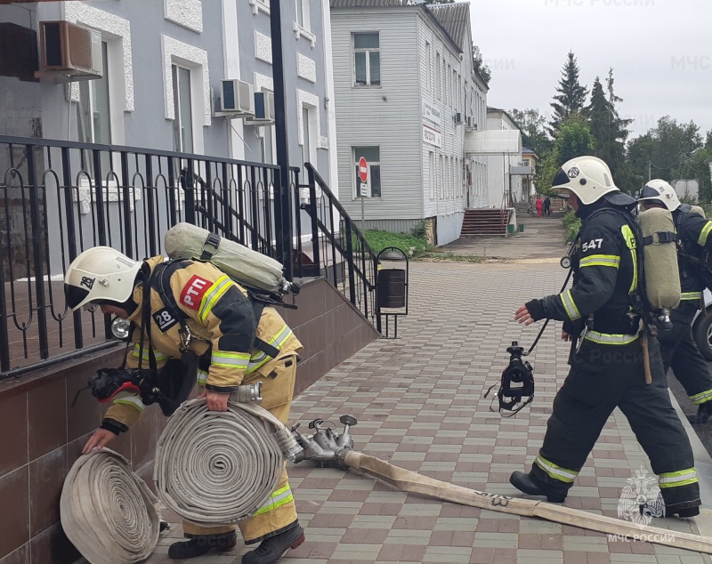 В здании районного суда провели занятие по ликвидации пожара