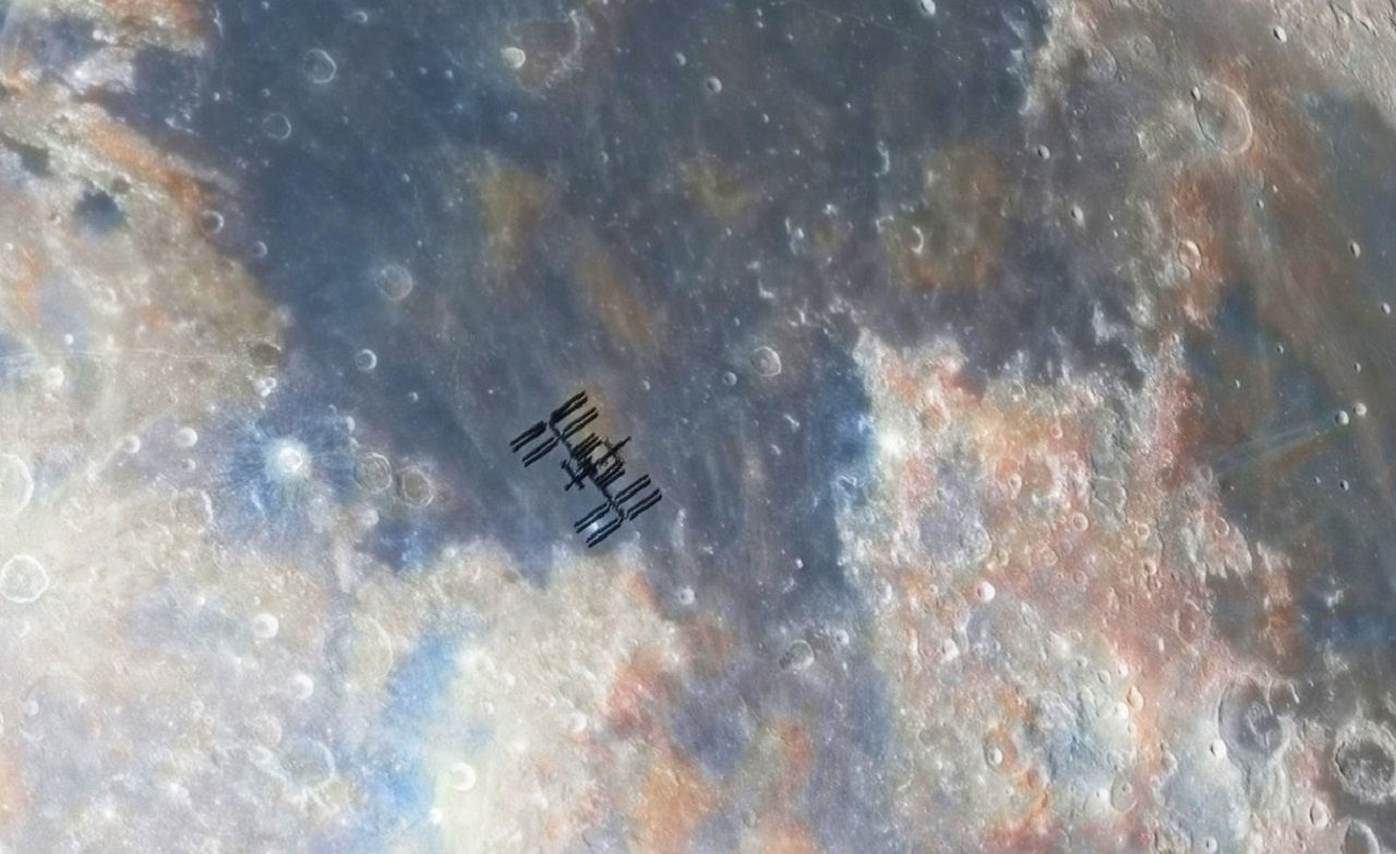 мкс пермь. Caramella_perm логотип. тренажеры на мкс. всемирная космическая организация. мкс на фоне луны.