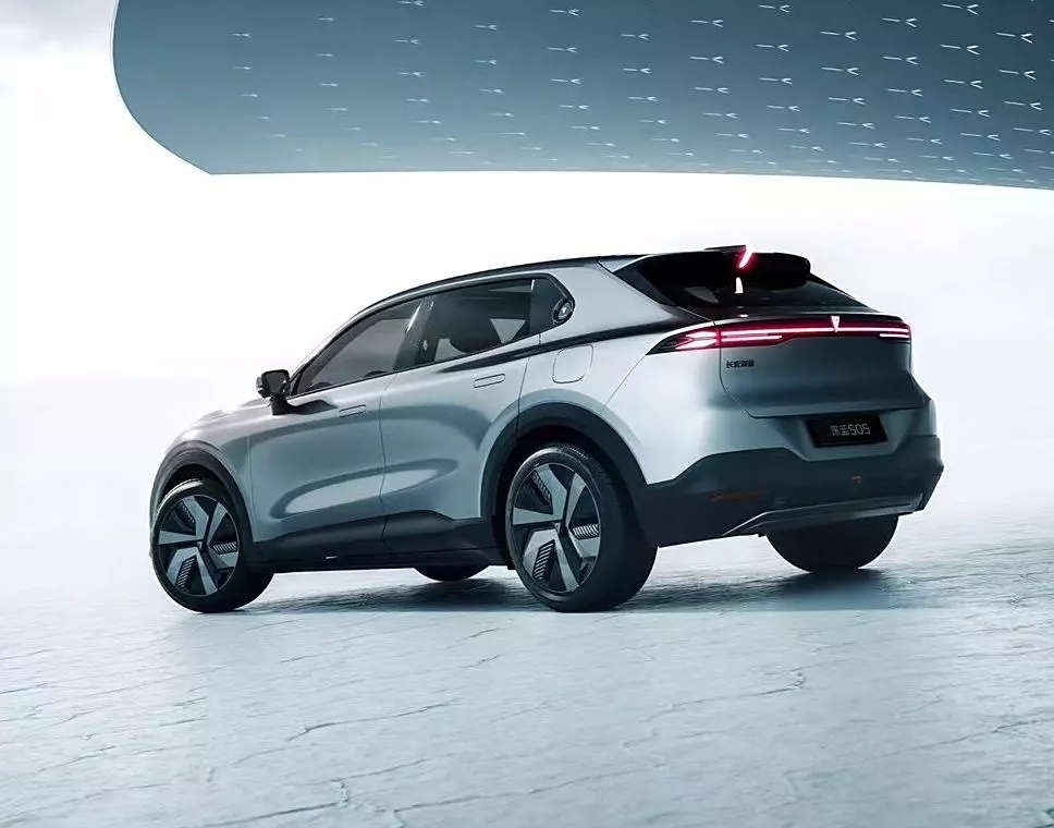 Changan представила рестайлинговый Deep Blue S05