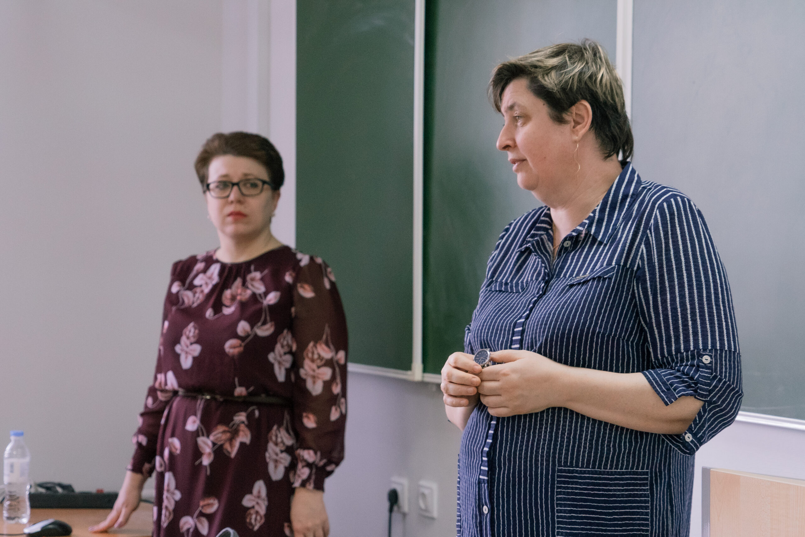 Историко-архивный институт рггу. Историк в школе. Международная школа историков. Московская и петербургская школы историков. Историк школы 666.