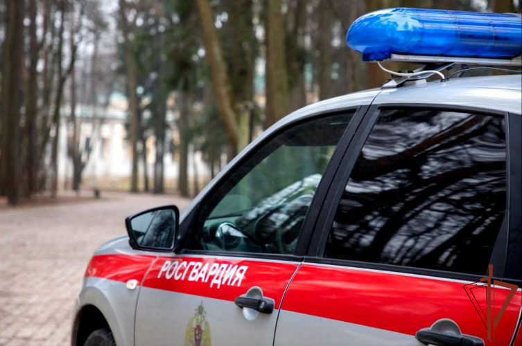 В городе Байконуре росгвардейцы вернули родителям потерявшегося ребёнка