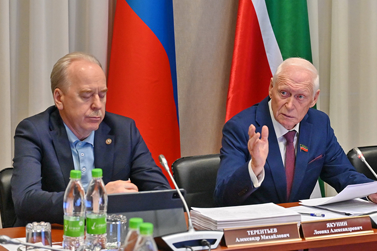 Якунин бодро сообщил, что доходы татарстанского бюджета увеличиваются на 54 с лишним миллиарда рублей, в основном за счет поступлений из федерального бюджета