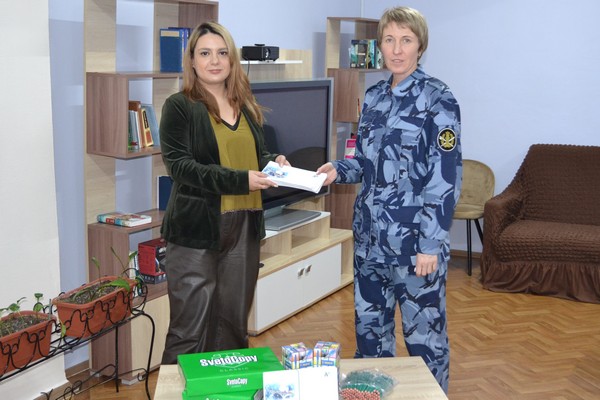 сотрудники фсин в колонии. реабилитация осужденных. профессиональное обучение осужденных. освобождение осужденных. фонд осужденных.