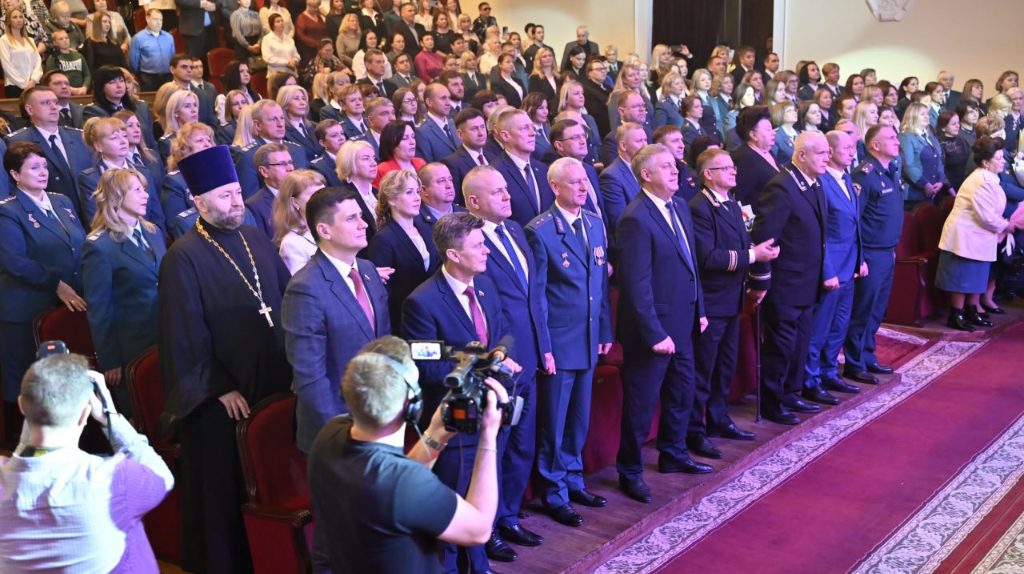 Брянские налоговики три года подряд входят в десятку лучших