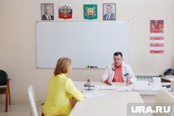 Главврач Антонов основную часть времени занимается административными и хозяйственными вопросами
