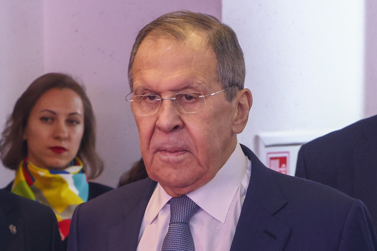 Россия заявила о готовности выступить посредником в урегулировании ближневосточного конфликта, но с оговоркой — «если все этого хотят», подчеркнул министр иностранных дел РФ Сергей Лавров