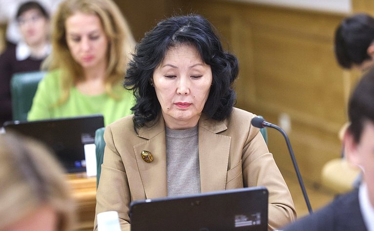 Круглый стол на тему «Особый порядок привлечения к административной ответственности судей и иных должностных лиц, выполняющих определенные государственные функции»