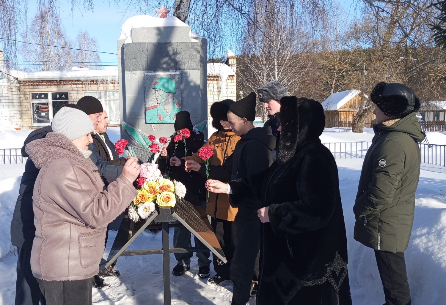 День защитника Отечества — важный праздник в России, символизирующий отвагу, самопожертвование и верность Отчизне