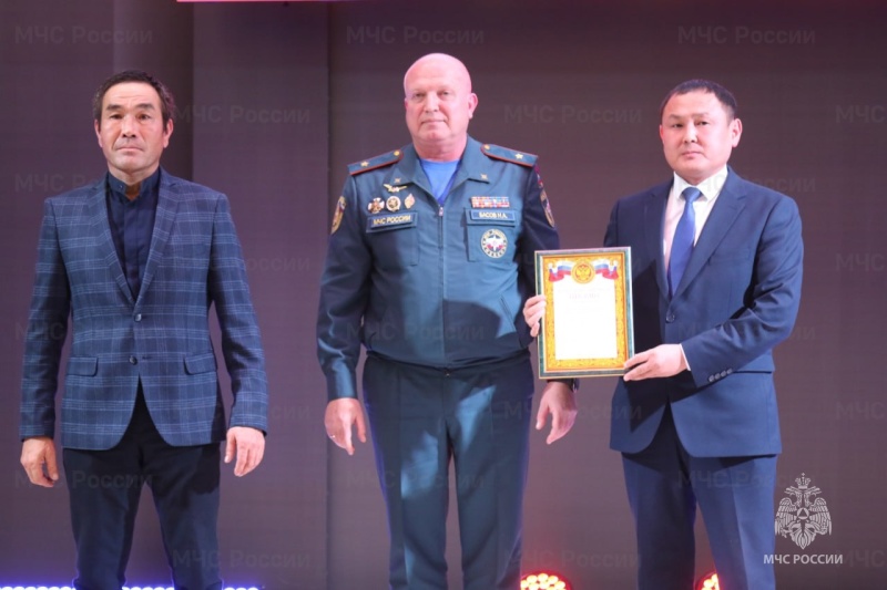 От школьника до главы поселения: в Чите наградили лучших добровольцев края в преддверии профессионального праздника
