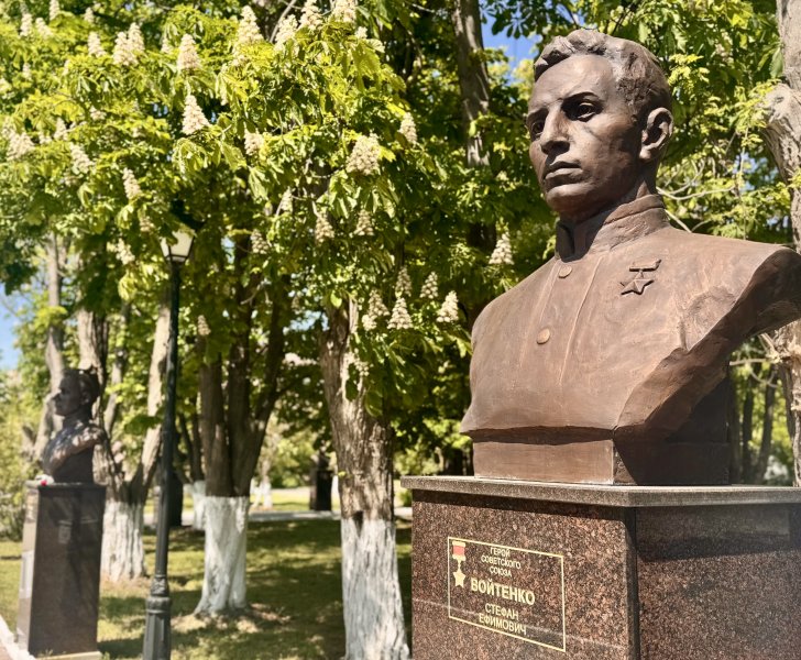 В Каче открылся после реставрации мемориальный комплекс лётчикам-черноморцам