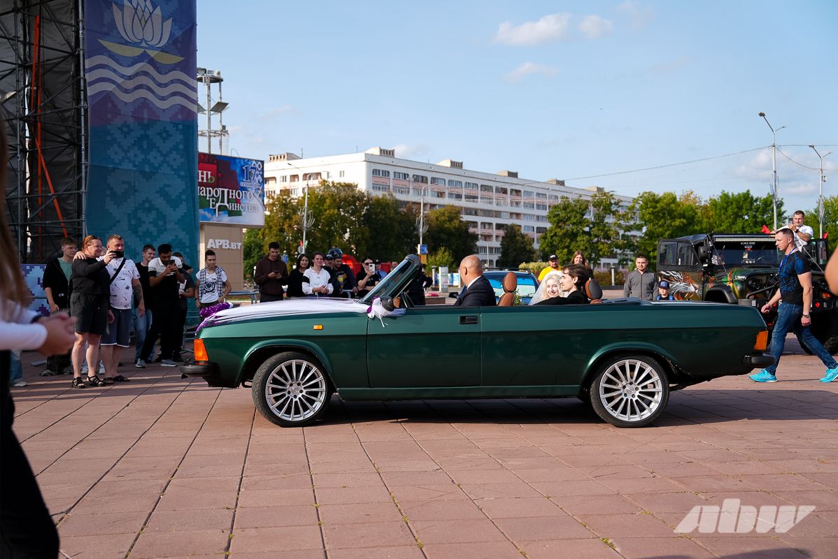 Монстр-трак Audi 100, Mosvagen и «Волга»-кабриолет: чем запомнился «Авто Тюнинг Батл» в Новополоцке