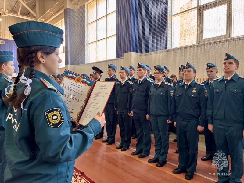 Сургутские школьники стали частью команды МЧС России