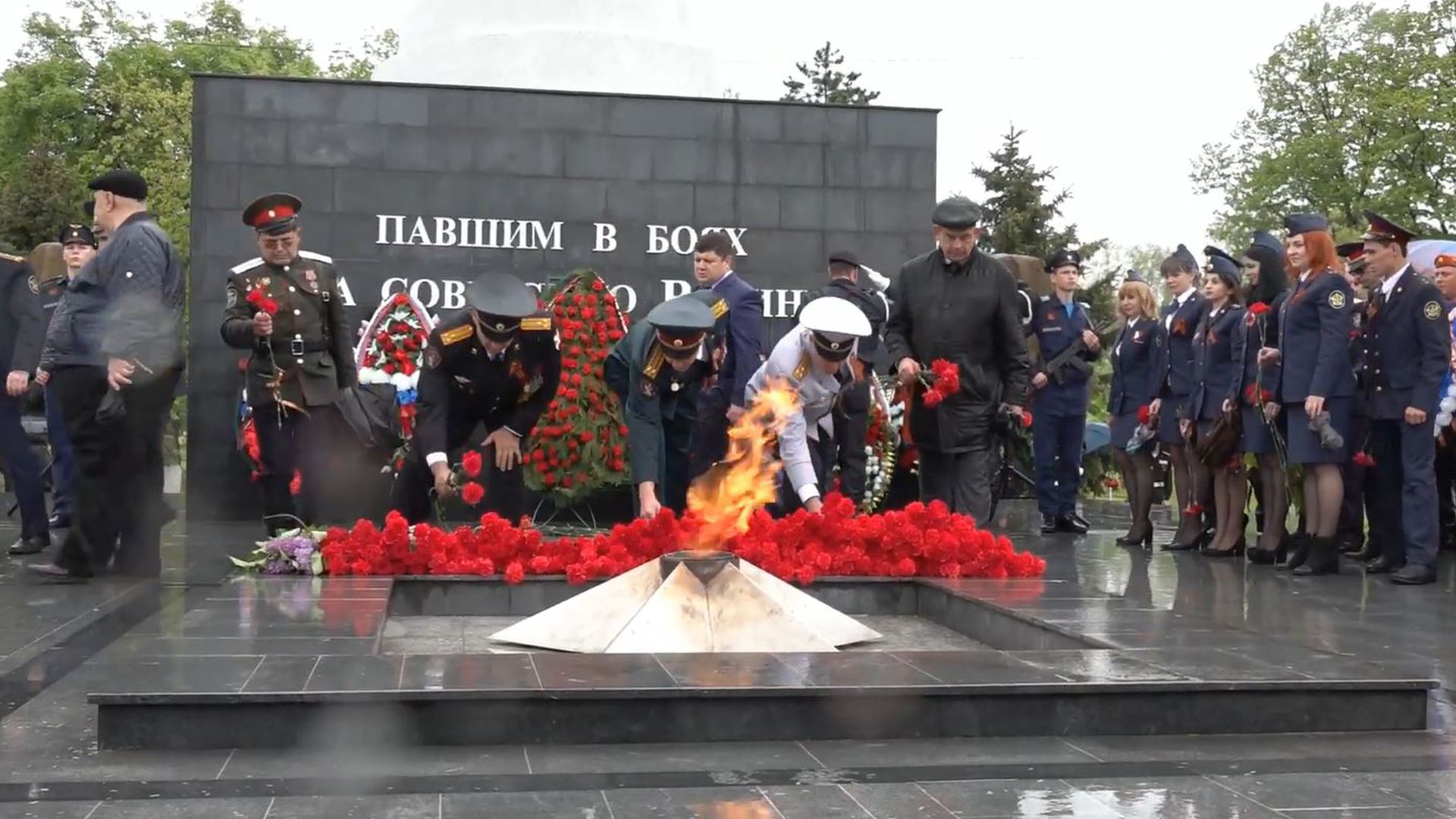 Почему европа празднует день победы 8 мая. Великий праздник день Победы. С праздником днем Победы. 9 Мая в Израиле. С великим праздником днем Победы 9 мая.