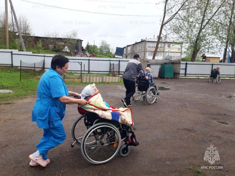 На объекте социальной сферы Уржумского района прошла тренировка по эвакуации