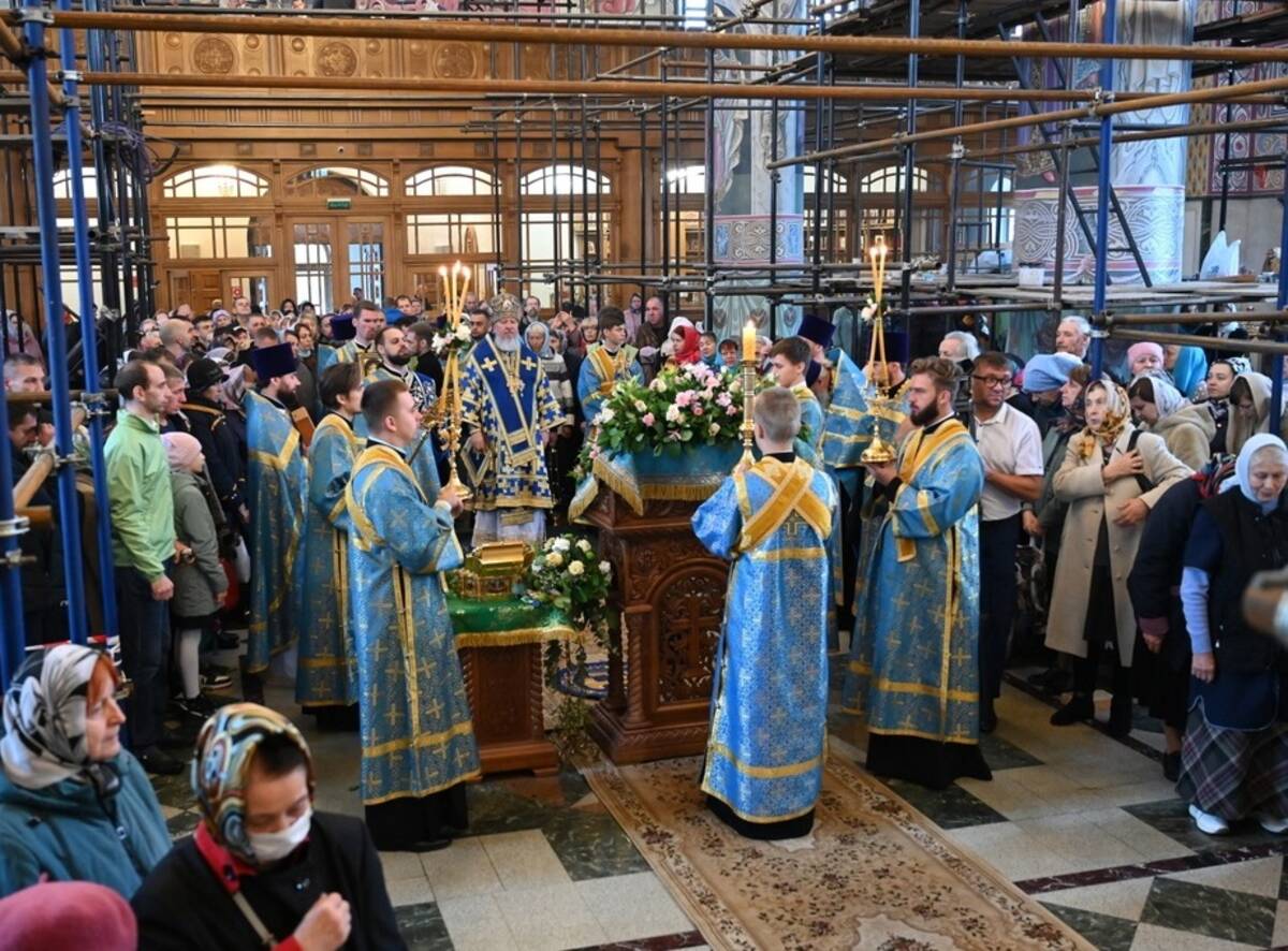 Мощи брянск. Церковь Сергия Радонежского Смоленск. Храм Сергия Радонежского Казань. Православные христиане.