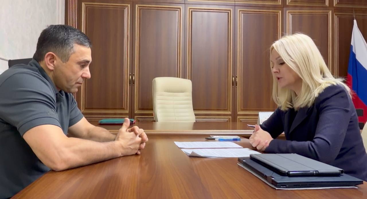 Мэр Благовещенска поручил усилить контроль за ходом капремонта лицея №6