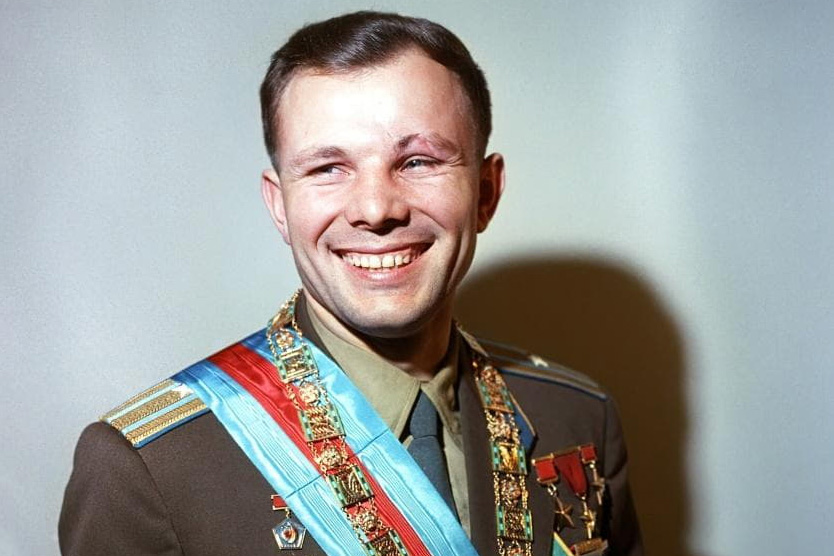Юрий Гагарин с наградами