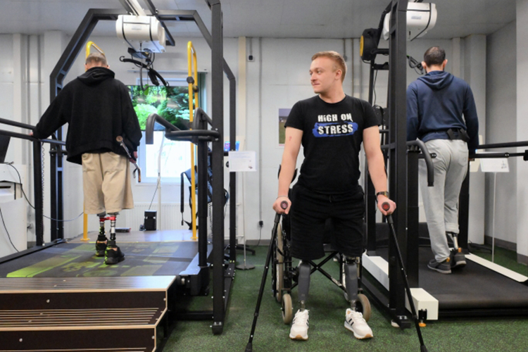 Минтруд РТ ведет и вопросы медицинской и социальной реабилитации участников СВО. В РТ дополнительно развернуто 460 круглосуточных коек на базе республиканских учреждений