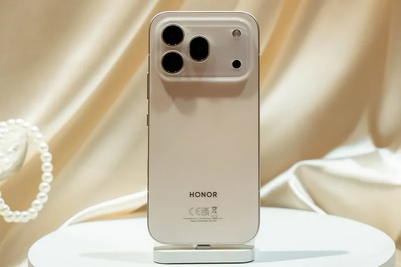 Представлены смартфоны Honor 600 и 600 Pro с тончайшими рамками, дизайном iPhone 17 Pro и 200-Мп камерами