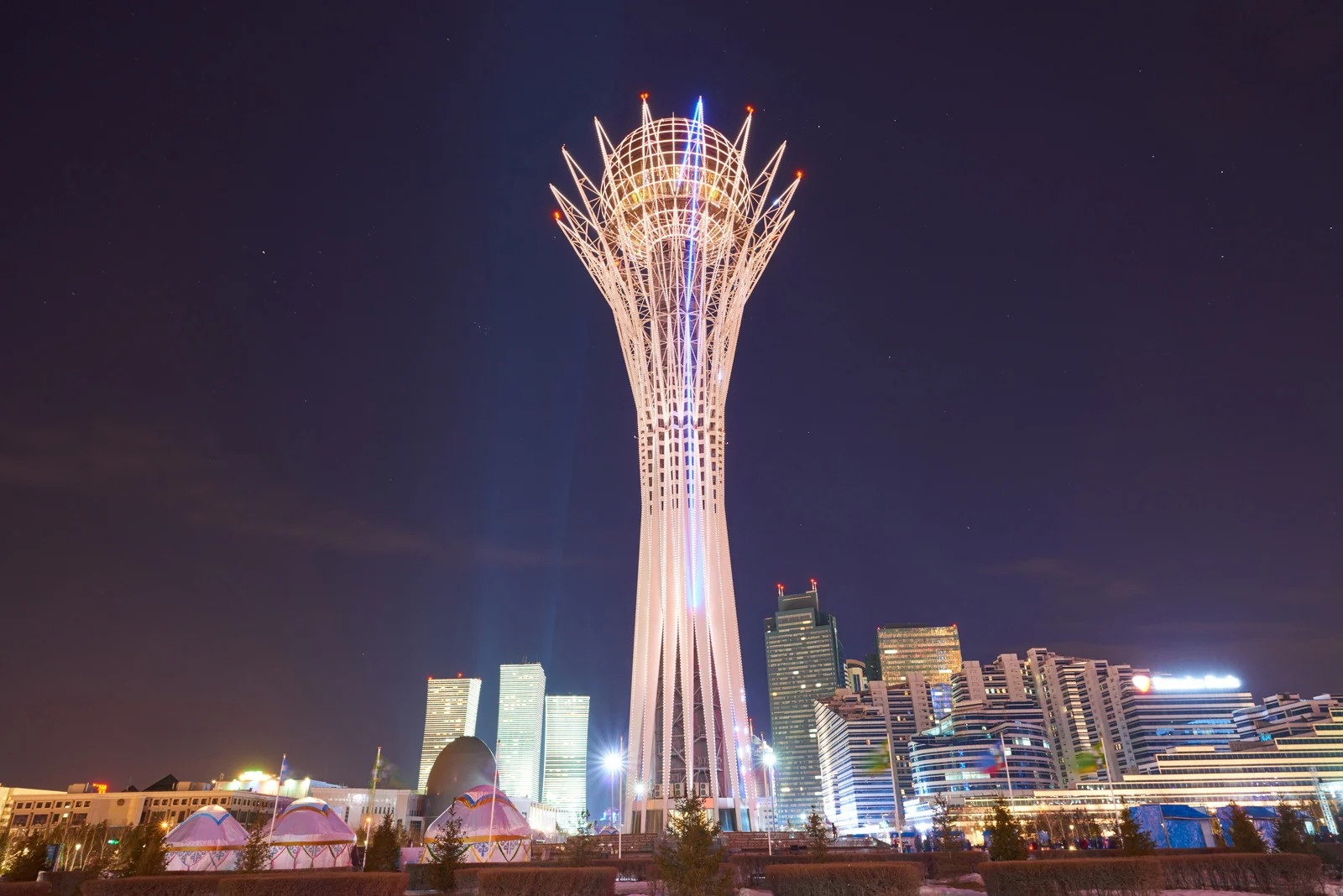 Дворец независимости минск внутри. Астана независимость. Астана независимость. Астана независимость. Достопримечательности казахстана дворец независимости.