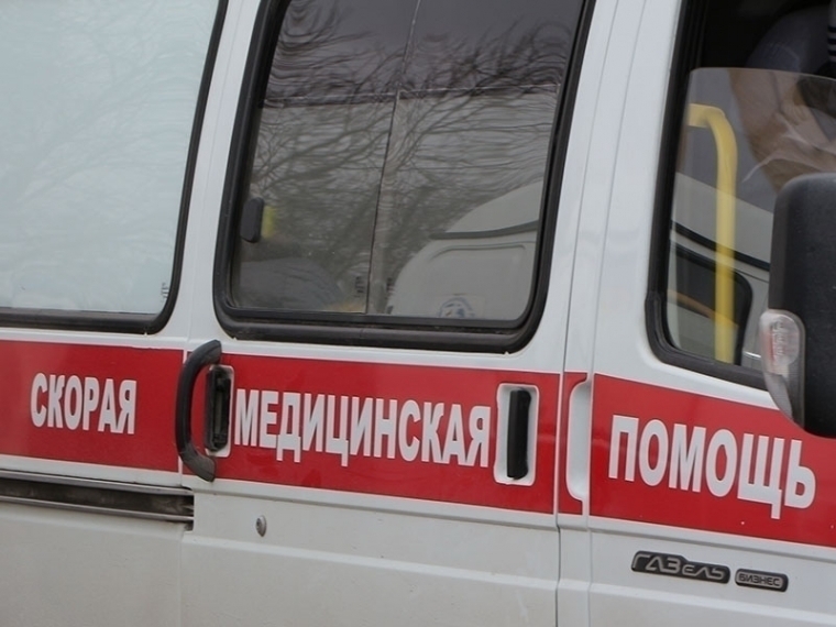 В Омской области сельчанка, стреляя по банкам, попала в соседа