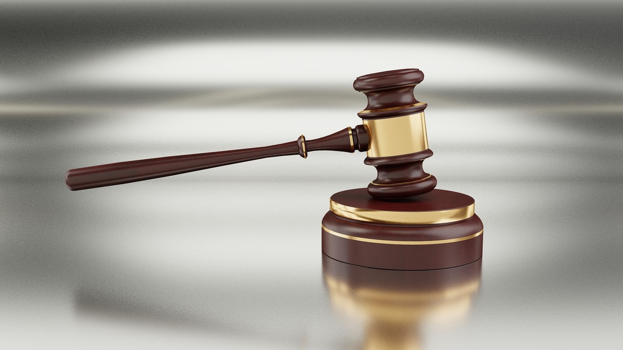 Речь идет о Доме Сурошникова и здании реального...