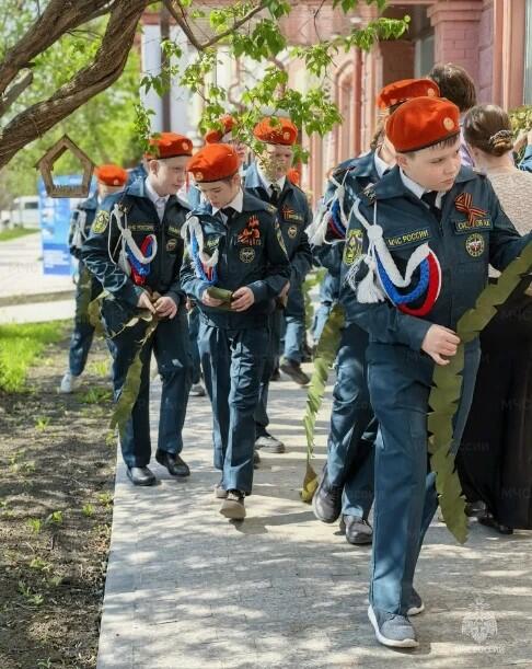 Кадеты МЧС России посетили штаб общественной поддержки «Единой России» по Тюменской области