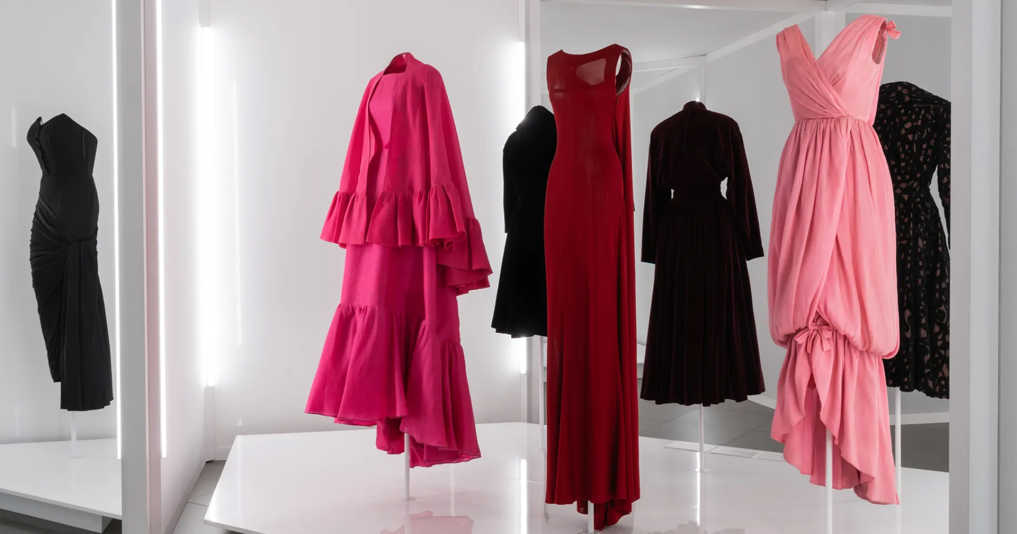 В Италии открылась выставка в честь Alaïa и Balenciaga (фото 1)