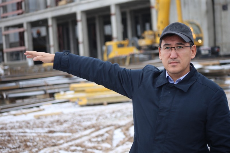 Караганда жд вокзал. Рабочие караганда. Караганда красивые места. Караганда достопримечательности. Караганда фото города.