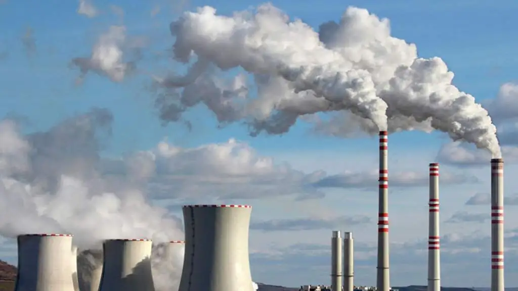 Рекорд торговли воздухом: Латвия выручила за квоты выбросов 84 миллиона евро