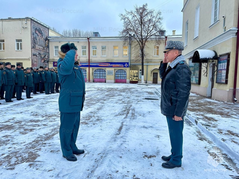 В Главном управлении МЧС России по г. Москве состоялось вручение первых и очередных специальных званий