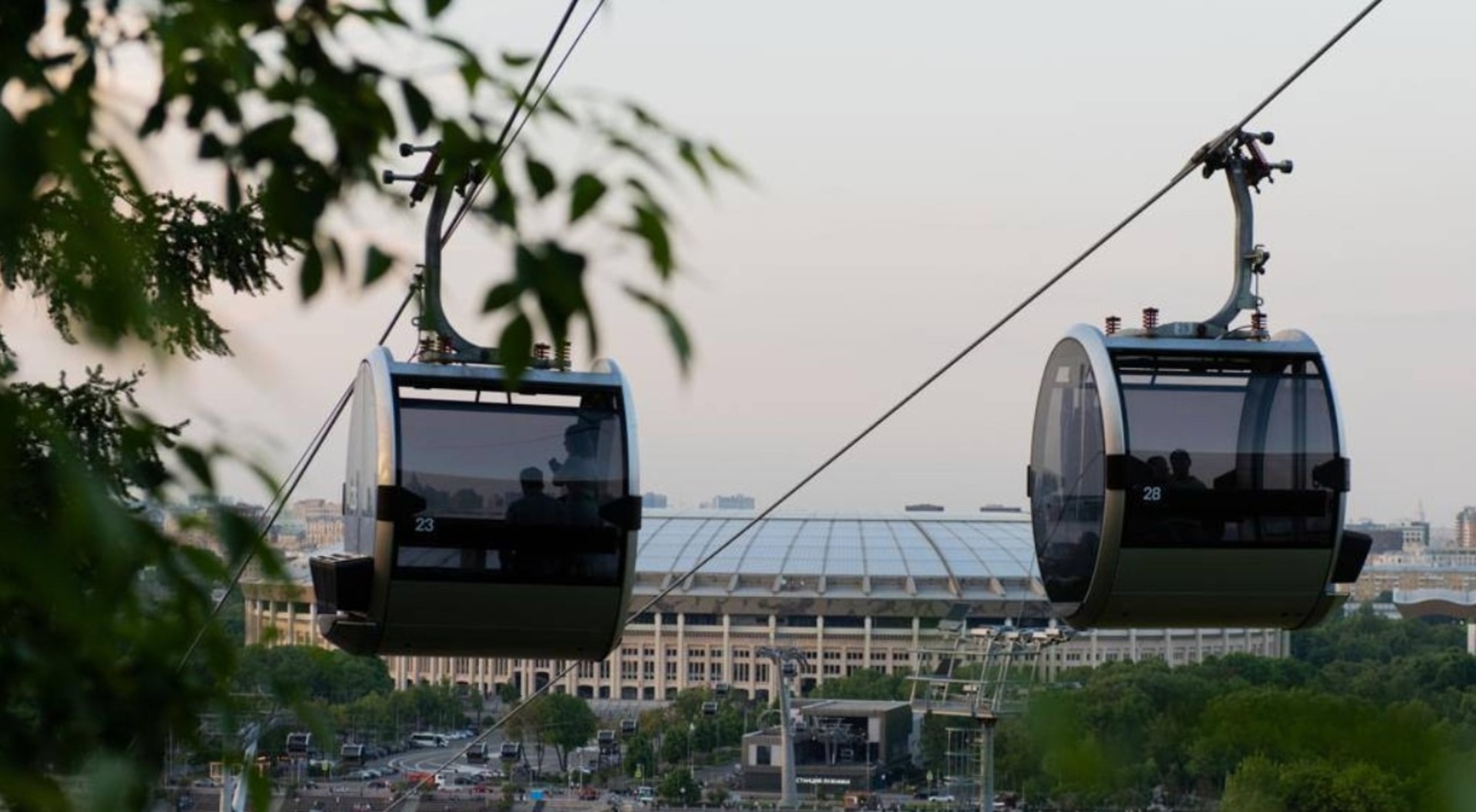 Канатная дорога на воробьевых фото The inhabitant of Moscow failed in the open hatch near rope roads on Vorobyovy G