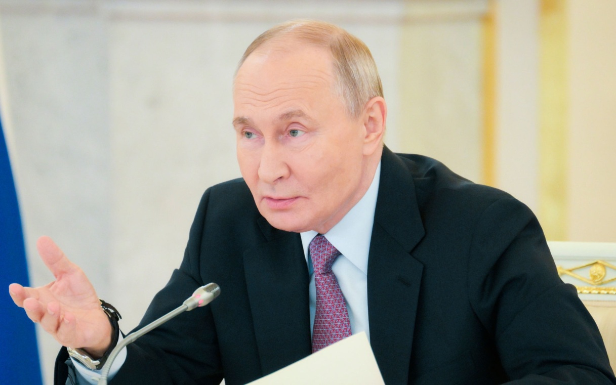 Путин поручил включить в 