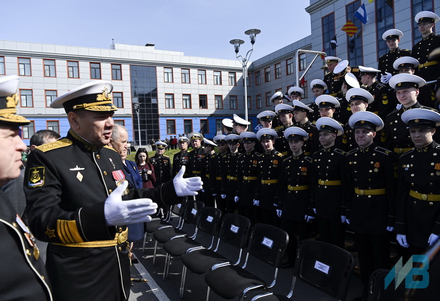 Нахимовское морское училище мурманск. Нахимовское училище Мурманск. Выпуск 2023 Мурманск НВМУ. Нахимовское военное училище Мариуполь.