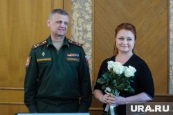 Недавно Лене Колесниковой вручили удостоверение участника боевых действий