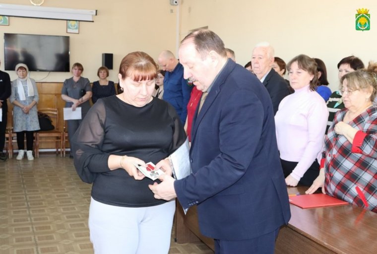 Глава округа выразил соболезнования близким в связи с постигшим их горем и отметил, что их родные погибли как настоящие герои, защищая страну