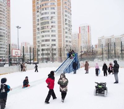 Ледяные горки готовы к использованию в поселении Московский 