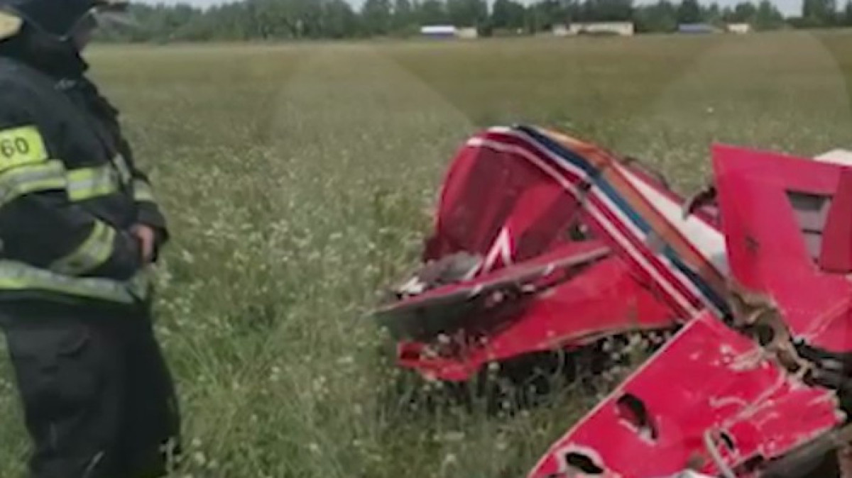 Аэродром бобровка самарская область. Як 52 01089. Самарский аэроклуб бобровка. Сбитый як 52. Як 52 01089.