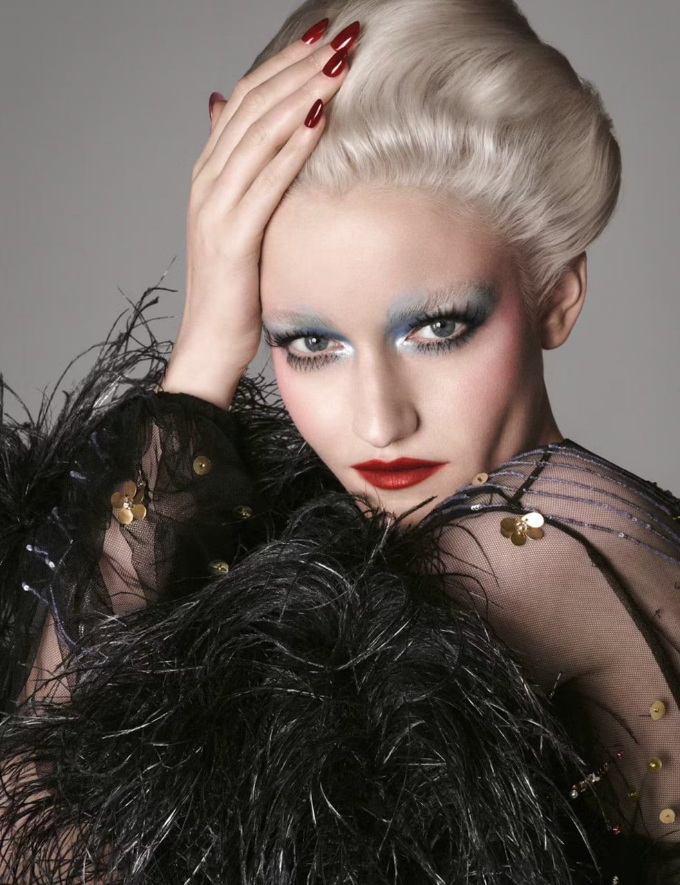 Отдел кадров: Рената Литвинова, Софи Тёрнер и Сабрина Карпентер Отдел кадров: Рената Литвинова, Софи Тёрнер и Сабрина Карпентер