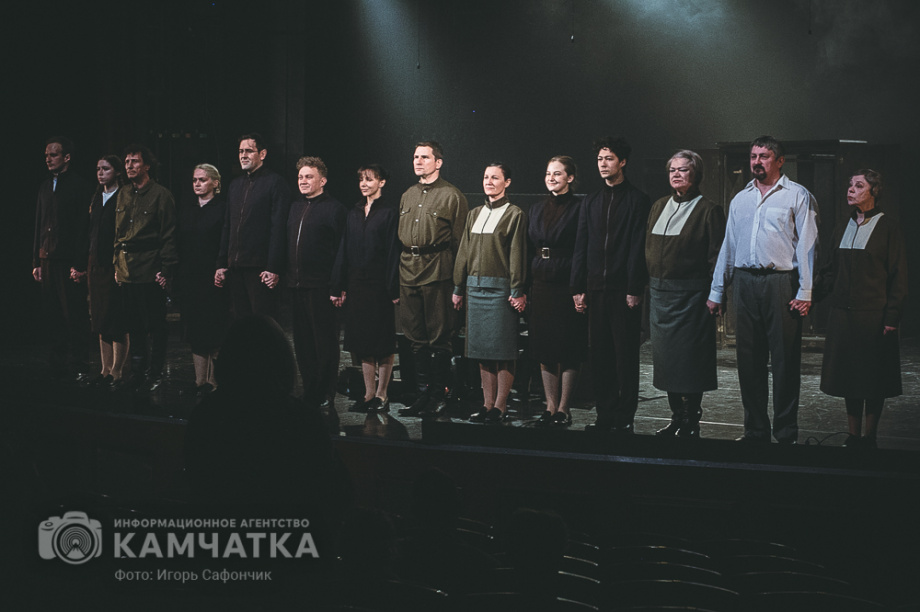 Предпремьерный показ спектакля «Завтра была война» на Камчатке (фоторепортаж). Фото: ИА «Камчатка» \ Игорь Сафончик. Фотография 19