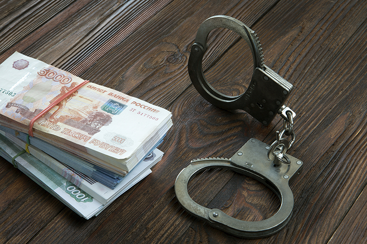 Общий (пока предварительный) ущерб по двум эпизодам, который называют источники, — около 36 млн рублей