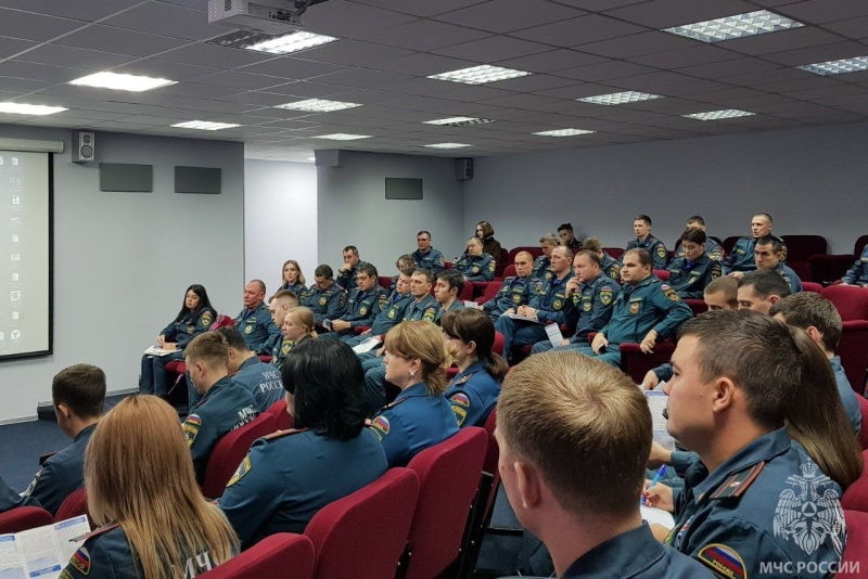 Ноябрьские сотрудники МЧС России повысили свою «цифровую безопасность»
