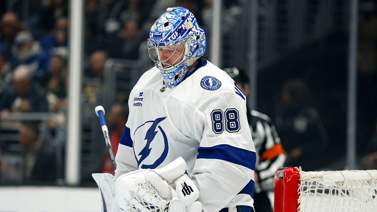 Василевский в девятый раз подряд выиграл не менее 20 матчей за сезон в НХЛ