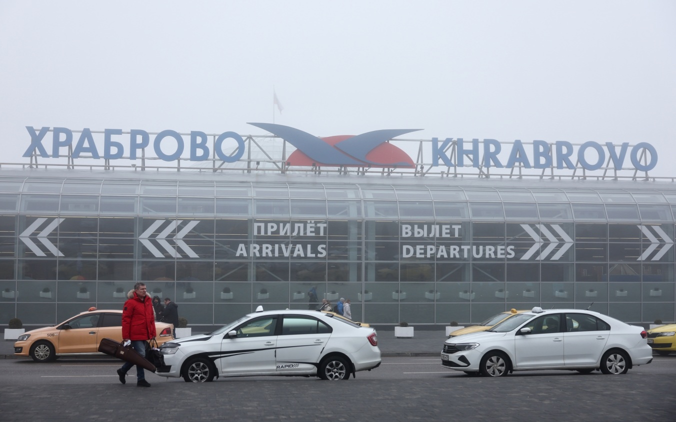 В Ульяновске и Калининграде открыто воздушное пространство