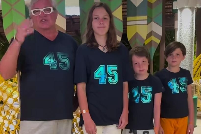 Телеведущий Дмитрий Дибров с семьёй