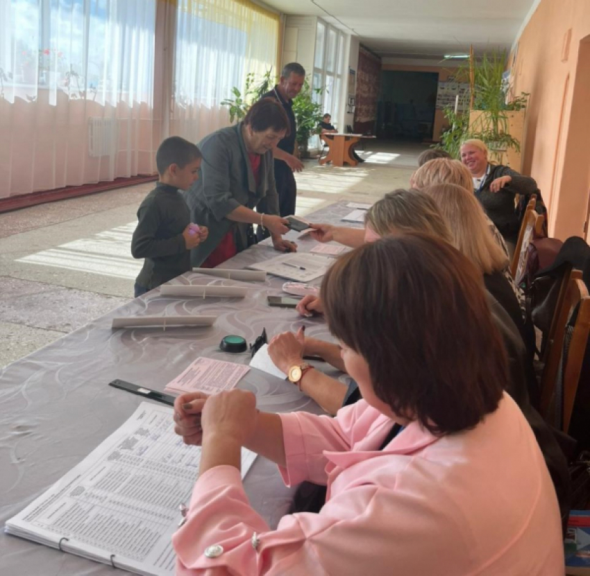 Единоросс Алексей Диденко победил на выборах главы села Воднобуерачное в Камышинском районе