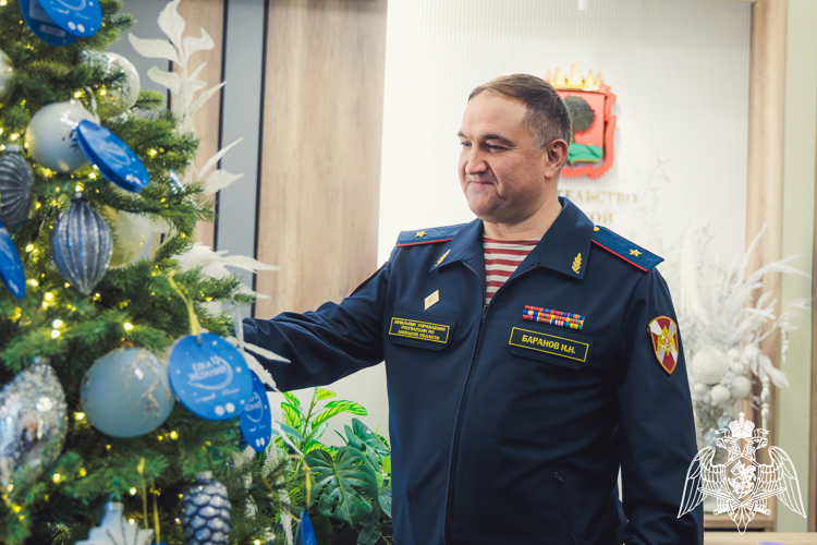 К акции «Ёлка желаний 2025» присоединился начальник Управления Росгвардии по Липецкой области