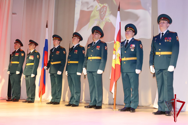 В Магадане росгвардейцев поздравили с профессиональным праздником 